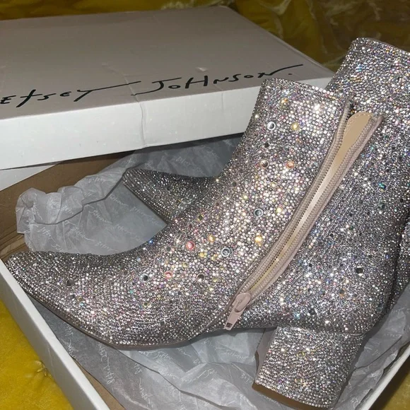 ✨HP✨NWB Betsey Johnson Kyla Booties - Picture 7 of 7